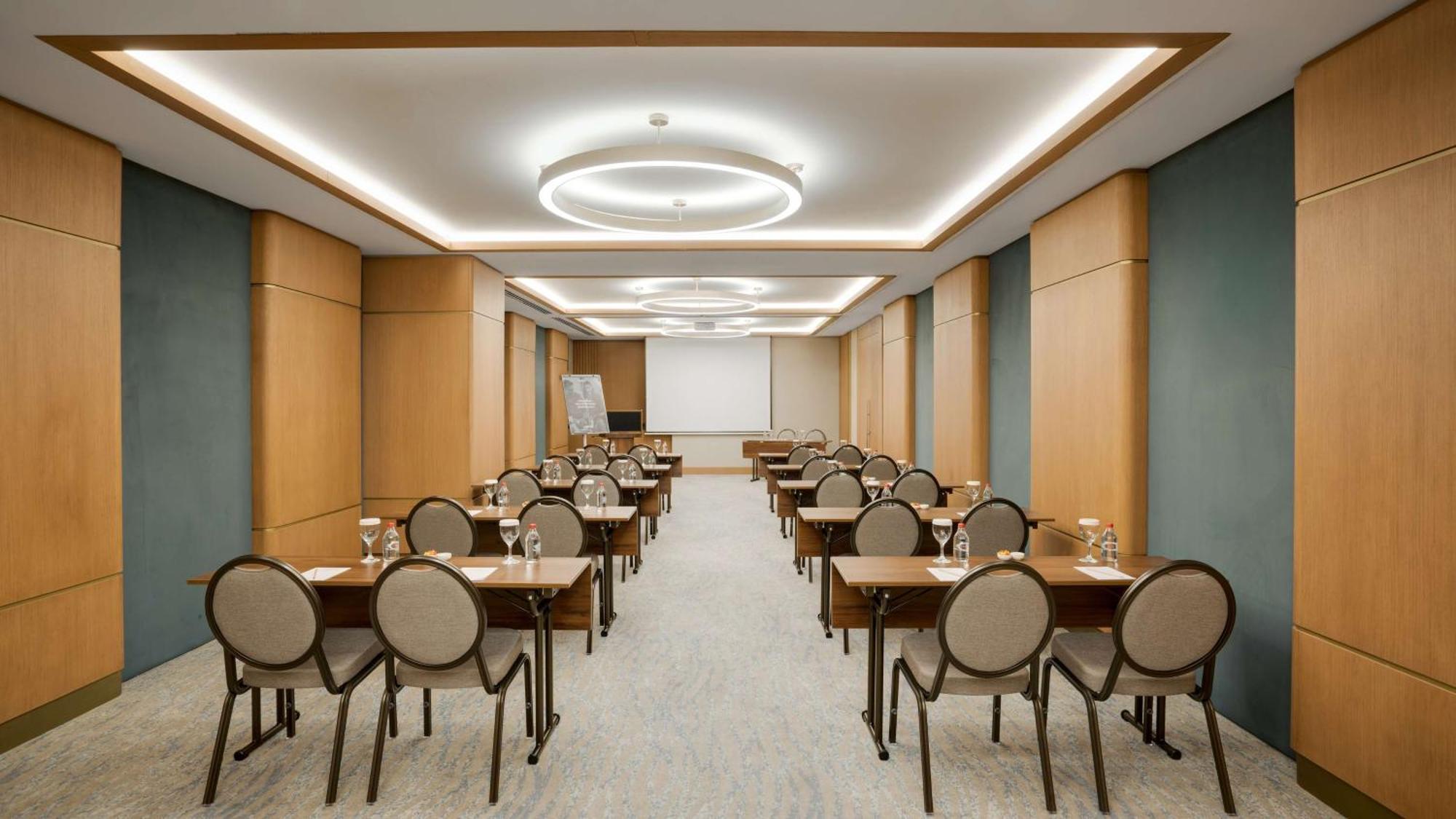 Radisson Hotel Istanbul Merter Екстериор снимка