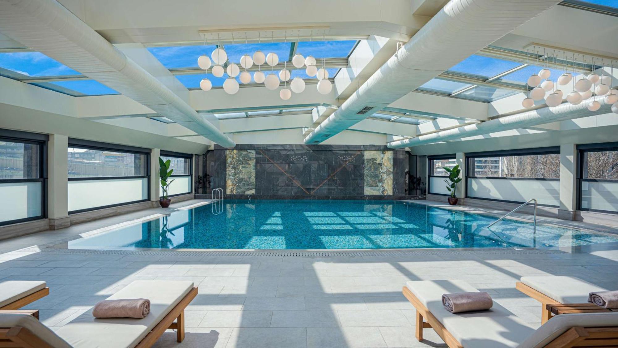Radisson Hotel Istanbul Merter Екстериор снимка