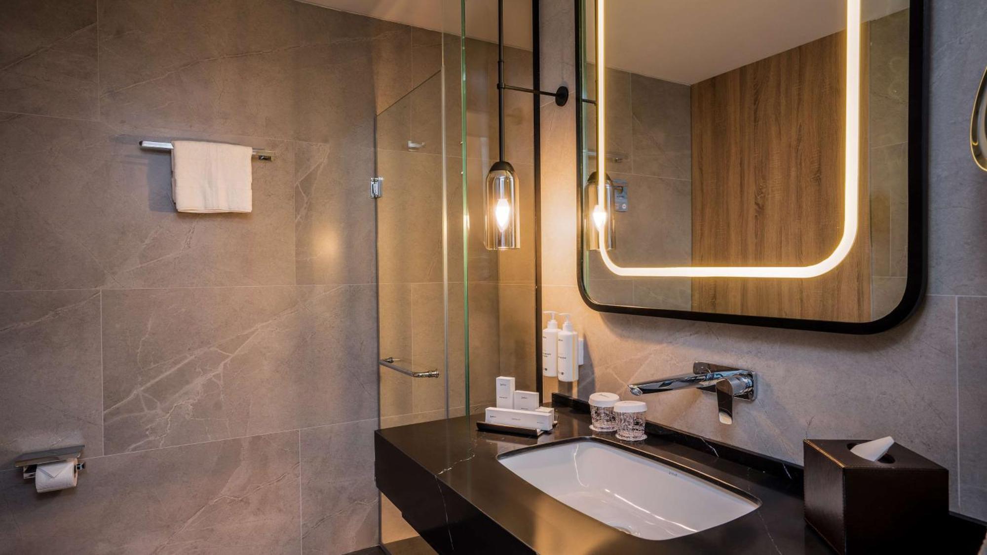 Radisson Hotel Istanbul Merter Екстериор снимка