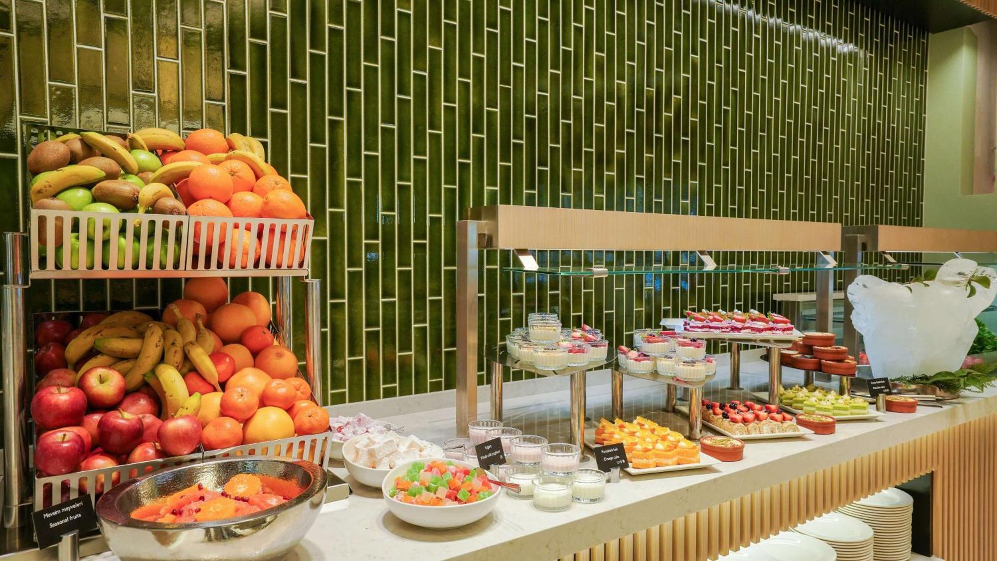 Radisson Hotel Istanbul Merter Екстериор снимка