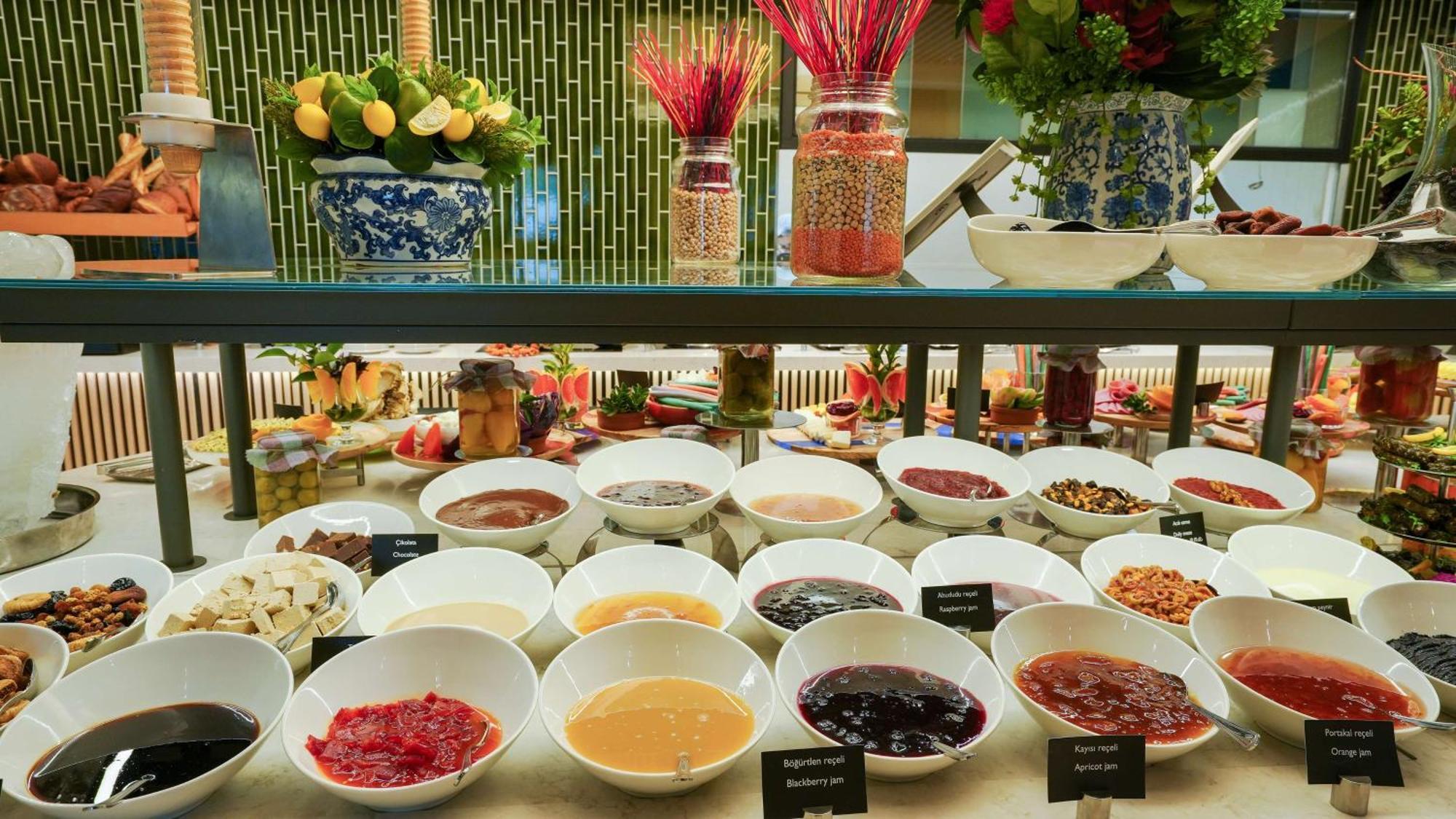 Radisson Hotel Istanbul Merter Екстериор снимка